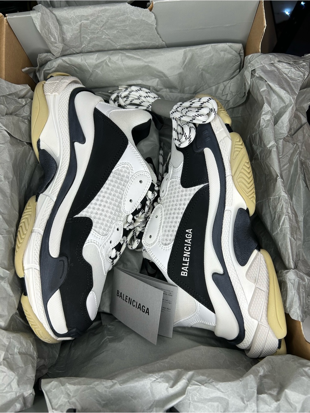 New Balenciaga Triple S White/Black Sneaker Size 41 EU / 8 US Men’s - Picture 9 of 11